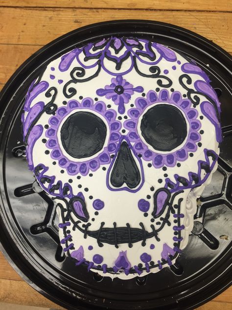 Sugar Skull Birthday, Skull Cakes, Sugar Skull Cakes, Skull Cupcakes, Easy Halloween Party Food, Spooky Cake, 30 Cake, Skull Cake, Candy Skull