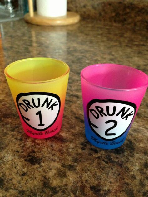 Best friend shot glasses!!lmao!!@Summer Bybee-Oneill,these are what we need! Fun Shot Glasses, Funny Shot Glasses Sayings, Painted Shot Glasses Diy, Shot Glass Painting Ideas, Shot Glass Tattoo, Diy Shot Glasses, Shot Glass Ideas, Alcohol Cups, Painted Shot Glasses