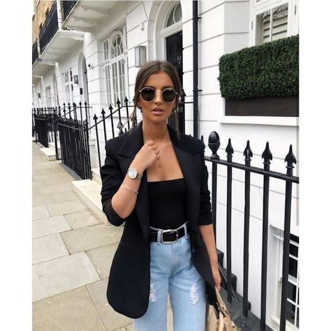 10 outfits frescos con jeans para no tener calor en la oficina Evening Jeans Outfit, Outfits Frescos, Look Jean, Insta Pics, Watch Bracelet, Blazer Outfits, Professional Outfits, Outfit Goals, Edgy Outfits