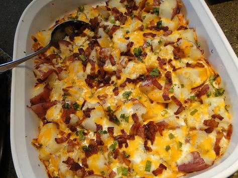 Mennonite Girls Can Cook: Buttermilk Dressed Potatoes Mennonite Girls Can Cook, Mennonite Recipes, Friday Post, Buttermilk Dressing, Queso Cheddar, Flashback Friday, Amish Recipes, Potato Side Dishes, Potato Dishes