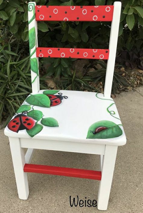 Childs Chair Painted, Painted Wooden Chairs Diy Fun, Wooden Chair Painting, Whimsical Chairs Painted, Painted Garden Chairs Ideas, Hand Painted Wooden Chairs, Painted Wood Chairs Ideas, Wood Chair Paint Ideas, Wooden Chair Painting Ideas