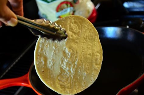 How to Fry Corn Tortillas Cooking Corn Tortillas For Tacos, Fry Corn Tortillas, Fry Corn, Mexican Flour Tortillas, Corn Tortillas Tacos, Soft Tacos Recipes, Fried Corn Tortillas, Homemade Guacamole Recipe, Seasoned Corn