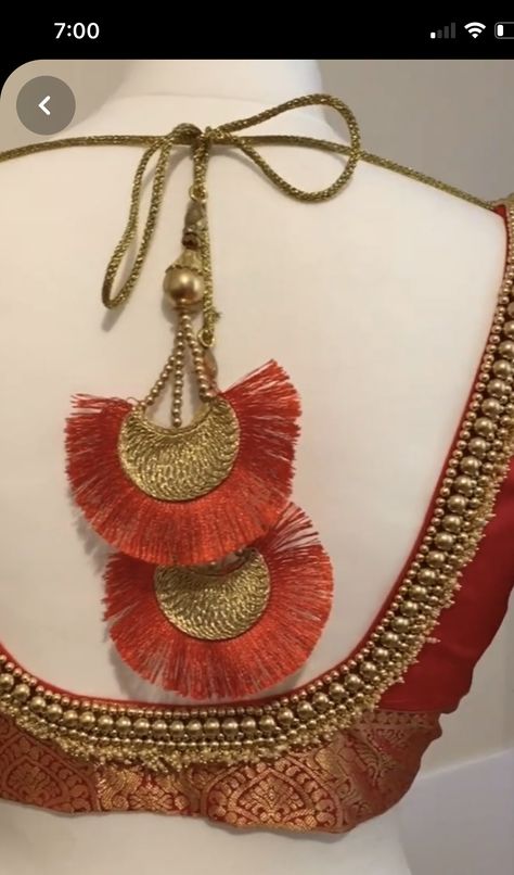 Machi Work, Blouse Hangings, Latkan Design, Tassels Fashion Clothing, Blouse Tassels, Tassels Designs, Designer Tassels, Saree Tassels Designs, Saree Tassels