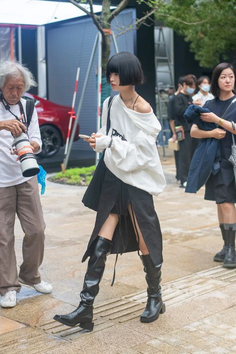 Tokyo Fashion Week 2022, Seoul Fashion Week 2022, China Fashion Street Style, Japanese Fashion Street Tokyo Style, Japanese Outfits Street Style, Fashion In China, Shanghai Street Style, Japan Street Style, China Street Style