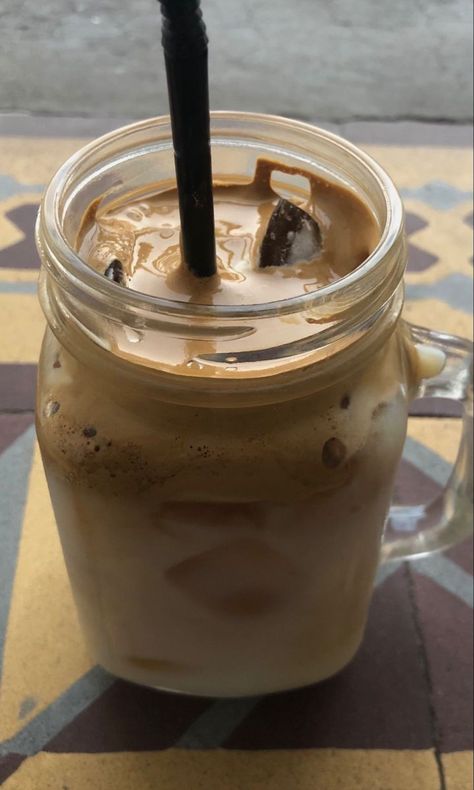 Iced Coffee With Instant Coffee, Coffee With Instant Coffee, Make Iced Coffee, Customization Ideas, How To Make Ice Coffee, Coffee Board, Coffee Obsession, Food L, Coffee Aesthetic