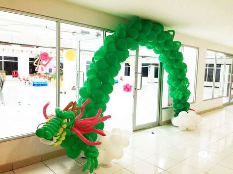 173 best images about Arches - Balloons on Pinterest | Football ... Dragon Theme Decorations, Balloon Dragon Diy, Dragon Photo Booth, Dragon Balloon Garland, Dragon Balloon Arch, Dragon Ball Birthday Party Ideas, Dragon Party Ideas For Kids, Dragon Ball Party Ideas, Fiesta Dragon Ball