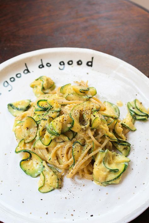 Courgette Pasta, Cheese Spaghetti, Carbonara Pasta, Lemon Pasta, Zucchini Pasta, Food Board, Recipes To Make, Lemon Recipes, Pasta Recipe