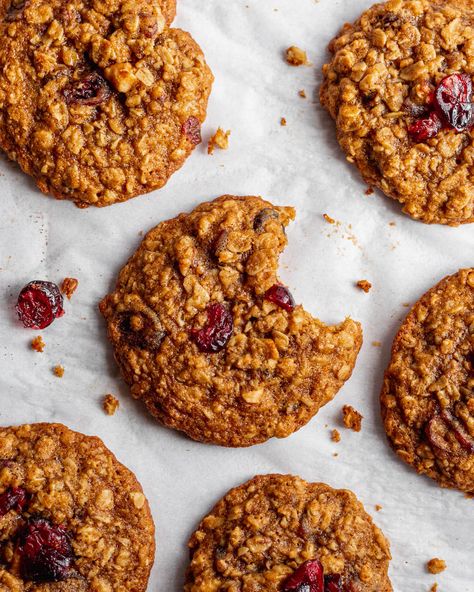 Cranberry oatmeal cookies | Halicopter Away Cranberry Cookie, Cranberry Oatmeal Cookies, Chewy Oatmeal Cookies, Cranberry Oatmeal, Oatmeal Cranberry Cookies, Autumn Food, A Glass Of Milk, Cranberry Almond, Sweet Bites