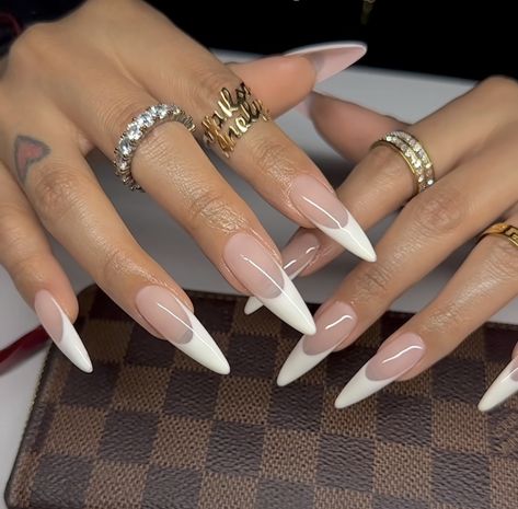 Long Almond Shaped Nails Acrylics, Nail Inspiration Stilleto, Almond Shape Long Nails, Xxl French Nails, Almond Shaped Long Nails, Long Sharp Almond Nails, V French Almond Nails, French Tip Stelito Nails, Almondetto Acrylic Nails