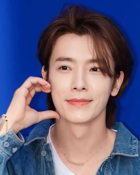 Donghae Instagram, Donghae Super Junior, Super Junior Donghae, Dong Hae, Lee Donghae, Korean Idol, Super Junior, Asian Men, Instagram Update