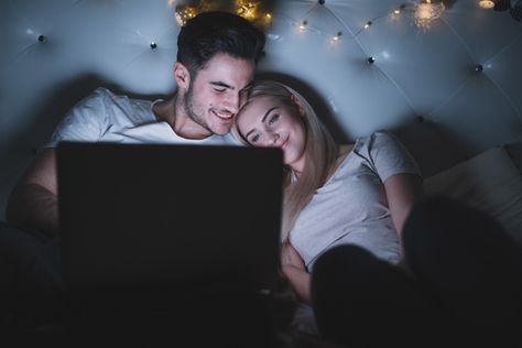 Cute couple watching film on laptop | Free Photo Summer Movie Night, Men Quotes Funny, Summer Movie, Photo Cute, Best Dating Apps, Dating Advice For Men, Single Mom Quotes, Dating Pictures, About Time Movie