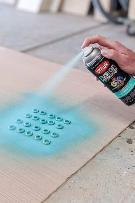 How to Make the ULTIMATE Cornhole Boards (and Spray Paint Them Too!) Painting Ideas For Corn Hole Boards, Cornhole Paint Ideas, Corn Hole Plans, Cornhole Board Plans, Painted Corn Hole Boards, Bean Bag Storage, Plinko Board, Diy Cornhole, Diy Cornhole Boards