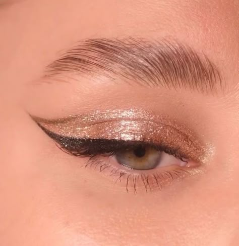 Prom Makeup Pearls, Maquillage On Fleek, Eye Makeup Images, Prom Eye Makeup, Cute Eye Makeup, Swag Makeup, Eye Makeup Pictures, Pinterest Makeup, Eye Makeup Designs