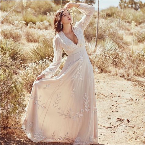 Anthropologie X Bhldn Belise Embroidered Maxi Dress In Oyster With A Plunging Neckline, Gorgeous Embroidery, And Subtle Beading, This Dress Offers Endless Possibilities. It’s Equally Perfect For Engagement Photos, A Casual Beach Wedding, A Reception Look, Or Honeymoon Date Night. Back Zip Polyester; Polyester Lining Professionally Clean New With Tags Suze 10 Bhldn Champagne, Shift Wedding Dress, Older Bride Dresses, Casual Beach Wedding, Bhldn Dress, Bhldn Dresses, Reception Look, Eva Dress, Elopement Dress