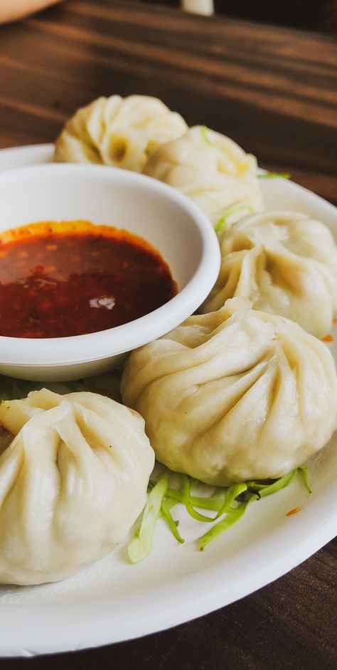 momos food photography momos caption momos aesthetic Indian Food Pics Aesthetic, Momos Photography Ideas, Momos Wallpaper Food, Indian Veg Food Photography, Momo Aesthetic Food, Street Food Photography Ideas, Momo Food Photography, Momos Aesthetic Food, Momos Photoshoot