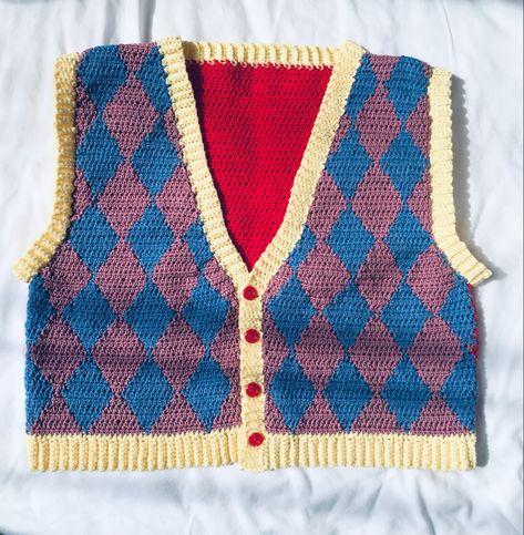 Sweater Vest Crochet, 100 Crochet Stitches, Vest Crochet, Crochet Inspo, Crochet Fashion Patterns, Crochet Inspiration, Crochet Vest, Howls Moving Castle, Diy Crochet Projects