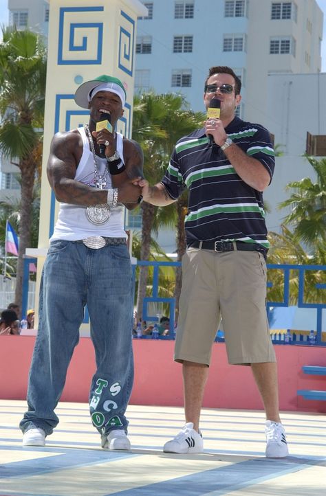 2000s Miami Fashion, 50 Cent Outfits 90s, 50 Cent 2000s Style, 50 Cent 2000s, Bro Handshake, Bro Poses, Outfit 2000, Mtv Spring Break, 2000s Hip Hop Fashion