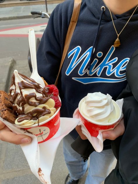 frozen yoghurt w/ bestie #frozenyoghurt #aesthetic #besties Frozen Yogurt Date Aesthetic, Frozen Yogurt Date, Frozen Yoghurt Aesthetic, Frozen Yogurt Aesthetic, Bestie Adventures, Red Treats, Date Aesthetics, She Gets The Girl, Period Cravings