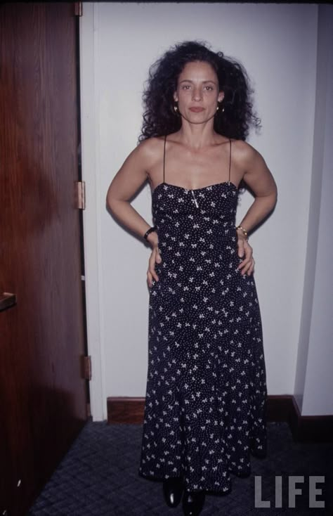 Woman In Beach, Brazilian Outfits, Sonia Braga, 90s Street Style, Groovy Fashion, Beach Suite, Ideal Woman, 60s Fashion, Inspiration Mode