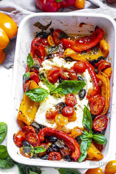 Baked Feta Recipe, Recipe With Tomatoes, Feta Recipe, Law Carb, Sommer Mad, Baked Feta, Wholesome Yum, Feta Recipes, Veg Dishes