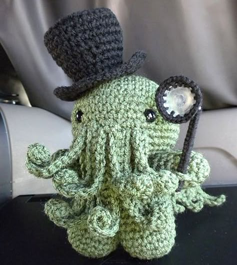 Cthulhu - Free Pattern Crochet Octopus, Yarn Projects, Cthulhu, 로고 디자인, Crochet Dolls, Yarn Crafts, Crochet Animals, Crochet Crafts, Cute Crochet