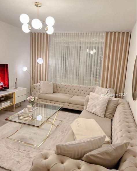 Small Living Room Ideas White, Living Room Designs Color, Nude Living Room Ideas, Gold And White Living Room, Living Room Ideas Beige, Grey And Gold Living Room, Cream And Gold Living Room, White And Gold Living Room, Beige Sofa Living Room