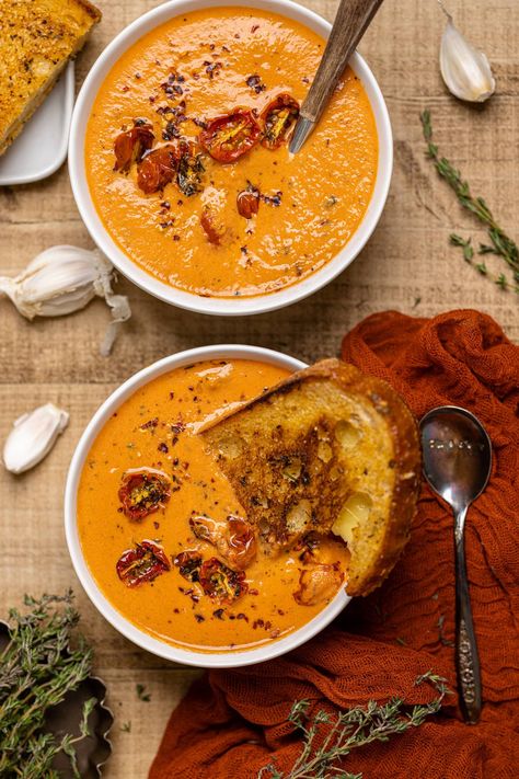 Creamy Roasted Garlic Tomato Soup | Simple Healthy Recipes, Complex Flavors | Orchids + Sweet Tea Roasted Garlic Tomato Soup, Garlic Tomato Soup, Soup Simple, Cottagecore Recipes, Favorite Soups, Creamy Tomato Soup, Bakery Ideas, Fall Recipe, Tomato Soup Recipes