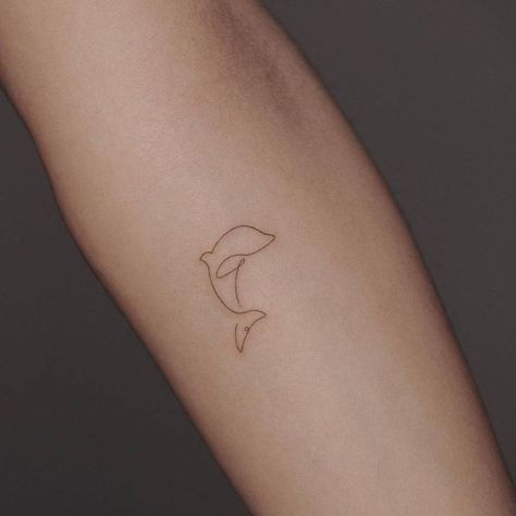 Fine Line Tattoo Dolphin, Tiny Dolphin Tattoo Simple, Dainty Dolphin Tattoo, Dolphin Line Tattoo, Line Dolphin Tattoo, Tiny Dolphin Tattoo, Fine Line Dolphin Tattoo, Minimalist Dolphin Tattoo, Dolphin Line Art