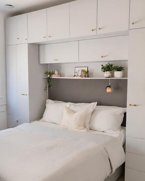 Bedroom storage 💫 #bedroom #interiordesign #interior #interiors #aesthetic #ａｅｓｔｈｅｔｉｃ #trending #explore #explorepage Flat Makeover, Interiors Aesthetic, 2024 Bedroom, Instagram Bedroom, Bedroom Built In Wardrobe, Storage Bedroom, Small Room Design, Minimalist Room, Built In Wardrobe