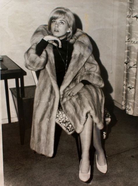 50s Fur Coat, 1960s Fur Coat, Sue Lyon 60s, 60s Fur Coat, Sue Lyon 1962, 60s Beauty, Sue Lyon, 60s Summer, Vintage Goddess