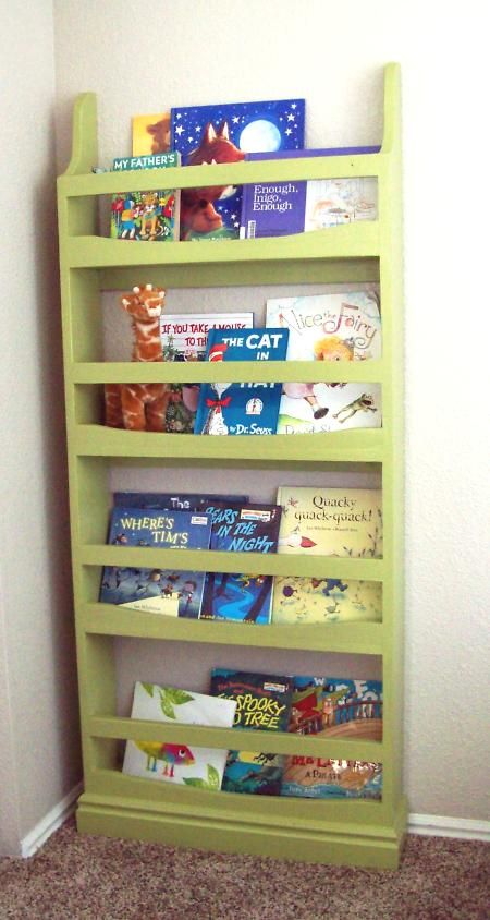 How many bookshelves would be too many bookshelves to have in our home?! Front Facing Bookshelf, Diy Bookshelf Kids, Childrens Bookcase, Playroom Organization, Kids Bookcase, Bookshelves Kids, Bookshelves Diy, Kids Corner, Handmade Furniture