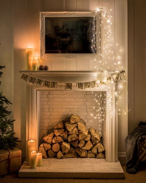 Cascading Christmas Lights, Built In Fireplace, Mattress Size Chart, Eco Friendly Christmas Decorations, Cascade Lights, Christmas Card Images, Christmas Light Installation, Christmas Fairy Lights, Decor Color Schemes