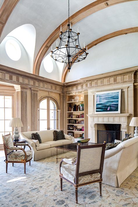 A barrel-vault ceiling and limed white-oak millwork create drama and a sense of coziness in a library.  Architecture: Dalgliesh Gilpin Paxton Architects Photo: Andrea Hubbell  #handdportfolio #top100architects  #dgparchitects #architecture #dmvarchitects #dmvarchitecture #design #interiors #grand #library #designinspiration #inspiration #elegant Barrel Vaulted Ceiling, Circular Dining Room, Curved Ceiling, Room Decor Ideas Diy, Secret Library, Barrel Vault Ceiling, Interior Design Jobs, Barrel Ceiling, Open Floor House Plans