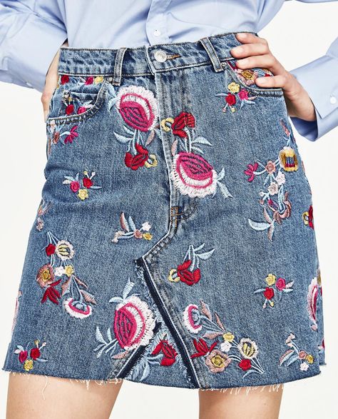 PREMIUM COLLECTION EMBROIDERED FLORAL DENIM SKIRT Moda Denim, Mid Skirt, Long Denim Skirt, Sweater Vest Women, Zara Skirts, Floral Denim, Embroidered Skirt, Suspender Dress, Embroidered Denim