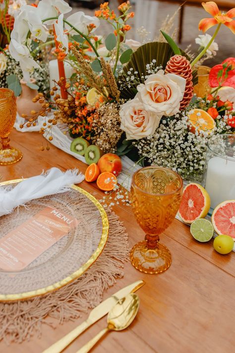 Citrus Tablescape Wedding, Citrus Wedding Centerpieces, Italian Citrus Wedding, Wedding Decor Fruit, Citrus Wedding Colors, Citrus Wedding Table Decor, Spanish Summer Wedding, Italian Theme Decor, Fruit Wedding Table Decor