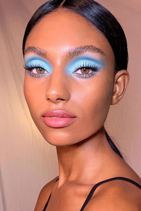 80s Blue Eyeshadow, 80's Makeup, 80s Makeup Trends, Monochromatic Makeup Looks, Editorial Make-up, College Makeup, Monochromatic Makeup, Holloween Makeup, Wedding Singer