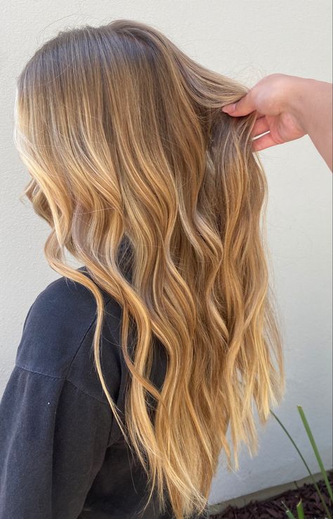 How To Make Hairstyle, Hair Inspo Blonde, Summer Hair Inspo, Hairstyles For Thinning Hair, Blonde Hair Inspo, Warm Blonde Hair, Hairstyle For Medium Hair, Summer Blonde Hair, Blond Balayage