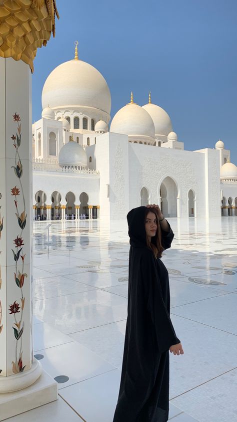 #abudhabi #mosque #photoifea #sheikhzayedmosque #traveloutfit #abaya #emirates Sheikh Zayed Grand Mosque Outfit, Grand Mosque Abu Dhabi Outfit, Abudhabi Mosque, Grand Mosque Abu Dhabi, Abu Dhabi Travel, Dubai Home, Sheikh Zayed Grand Mosque, Stylish Hijab, Sheikh Zayed