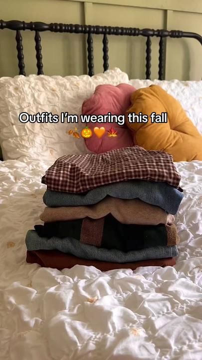 Fall Aesthetic Outfit, Hallowen Ideas, Preppy Fall, Autumn Fits, Fall Inspo, Fall Feels, Fall Fits, Rory Gilmore, Cute Fall Outfits