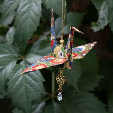 Crane Addiction on Instagram: “Excited to share the latest addition to my #etsy shop: Authentic Large Origami Paper Crane ornament, Peace Crane Ornament #papergoods…” Origami Crane Aesthetic, Origami Tree Ornaments, Paper Crane Ornaments, Paper Crane Art, Origami Aesthetic, Paper Crane Origami, Large Origami, Origami Ornaments, Paper Cranes