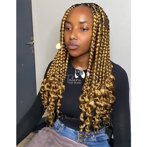 Gold Knotless Braids, Rasta Nails, Finger Nails, Knotless Braids, Nails Short, Box Braids, Brown Gold, Braids, Nails