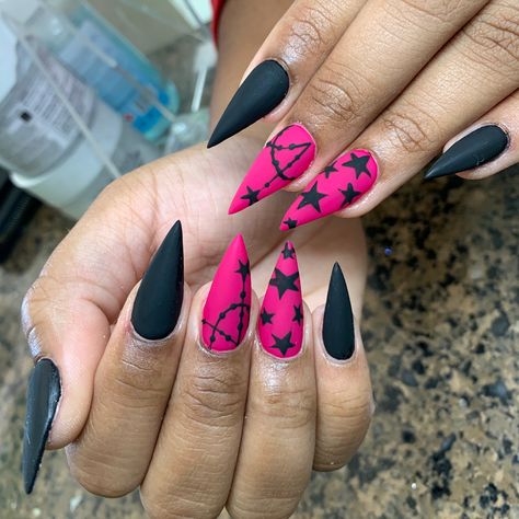 Pinky Spooky Nails, Bright Pink Halloween Nails, Pastel Goth Acrylic Nails, Hot Pink Spooky Nails, Pink Rock Nails, Goth Vacation Nails, Black And Magenta Nails, Pretty Goth Nails, Coral And Black Nails