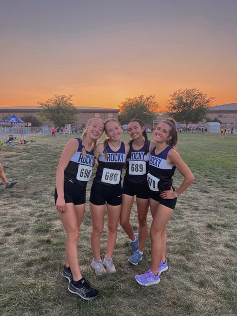 #crosscountry #xc #team Xc Aesthetic, Cross Country Pictures, Running Vibes, Runner Aesthetic, Xc Running, Running Pictures, Running Aesthetic, Track Quotes, Athletics Track