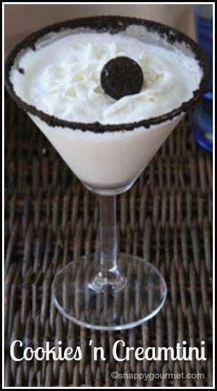 Katelyn K saved to Vodka in DrinksPin24Cookies 'n Creamtini, cocktail recipe with oreos and whipped vodka. Fun dessert cocktail drink that is great for a party or anytime! Whipped Vodka, Oreo Recipes, Cocktail Desserts, Martini Recipes, Cocktail Recipes Easy, Pinterest Management, Alcohol Drink Recipes, Alcohol Recipes, Dessert Drinks