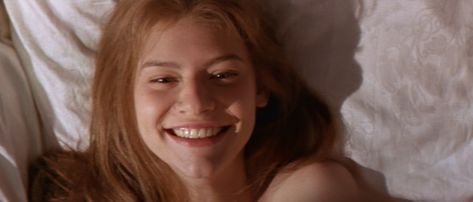 Film Romeo And Juliet, Juliet 1996, Romeo Juliet 1996, Juliet Capulet, Claire Danes, Beautiful Film, Most Beautiful People, Sansa Stark, Cosplay Makeup