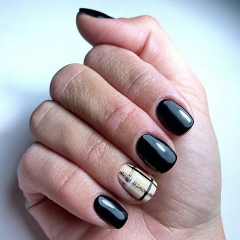 Plaid Nails Black And White, Red And Black Plaid Nails, Black Plaid Nails, Plaid Nails, Heart Nails, Black Plaid, Black Nails, Hair And Nails, Manicure