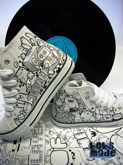 More Bobs Made stuff. There is a TON of great stuff here! Drawing On Shoes, Shoe Art Designs, Doodle Shoes, Sharpie Shoes, Custom Vans Shoes, Painted Shoes Diy, Custom Sneakers Diy, Painted Canvas Shoes, Custom Painted Shoes