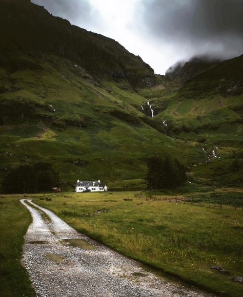 Simply Scotland on Instagram: “Imagine the beautiful Scottish mountains as your back garden. Congratulations to @dan.scotland 📍Location: Glencoe  Go visit the artists…” Scottish Mountains Landscapes, Beauly Scotland, Scotland Mountains, Scotland Art, Pictures Of Beautiful Places, Beautiful Scotland, Scottish Mountains, Scottish Countryside, Scotland Forever