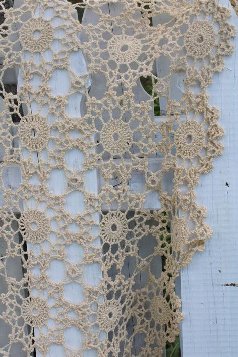 Crochet Lace Bedspread, Crochet Lace Bedspread Free Pattern, Crochet Headboard Cover, Crochet Bedspread Pattern Modern, Crochet Bedspread Pattern Bed Spreads, Crochet Headboard, Crochet Curtains Free Pattern, Crochet Bed Cover, Bedsheets Ideas