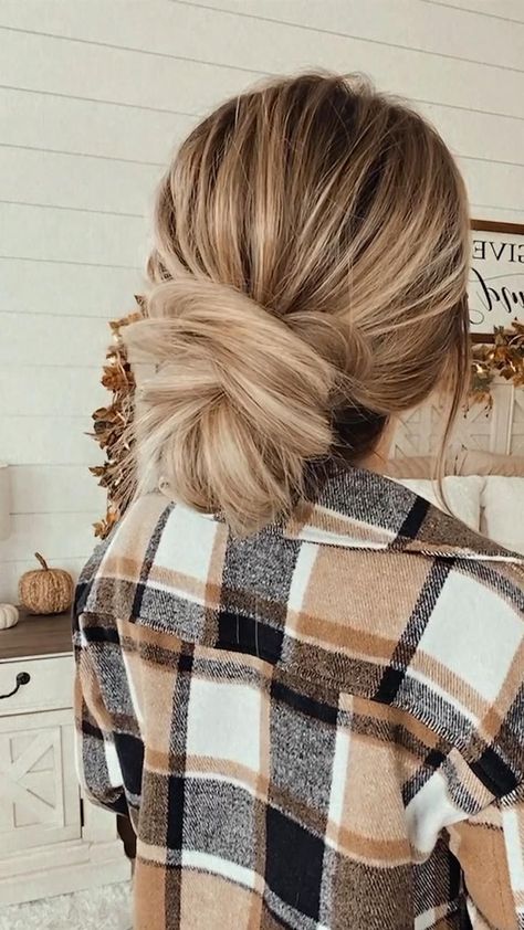 messy bun hack 🧡 [Video] | Hair styles, Hairdo for long hair, Bun hairstyles for long hair Business Hairstyles For Women, Messy Bun Hack, Bun Hack, Hair Upstyles, Messy Buns, Easy Hair Updos, Peinados Fáciles Para Cabello Corto, Hair Stylies, Work Hairstyles